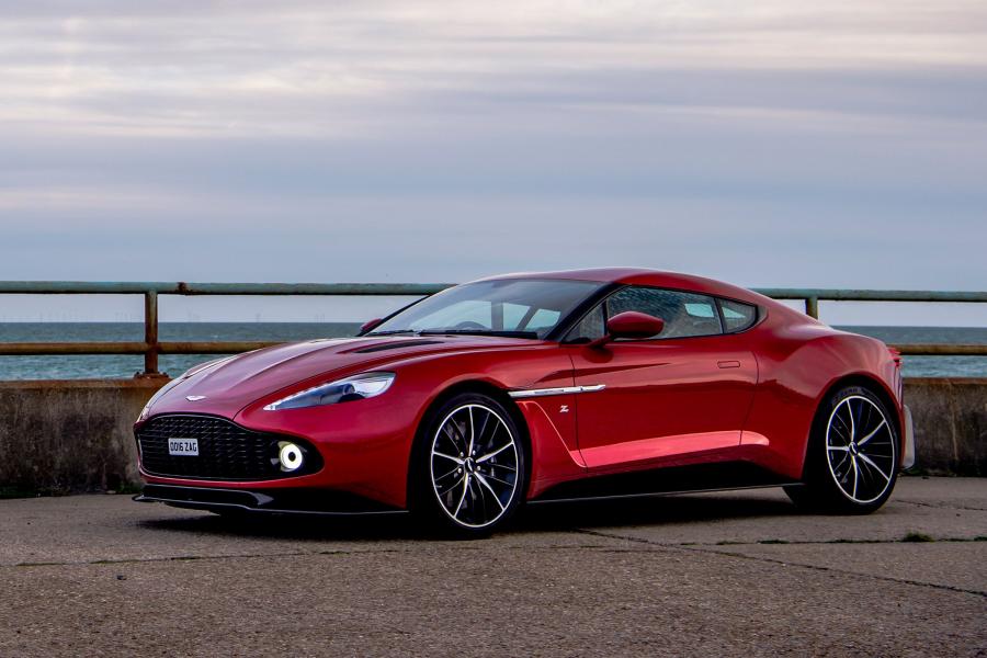  Aston Martin Vanquish Zagato 2017 года  (UK) (фото 3 из 43)